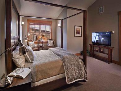 Eight Bedrooms Luxury Rental Home in Steamboat Springs